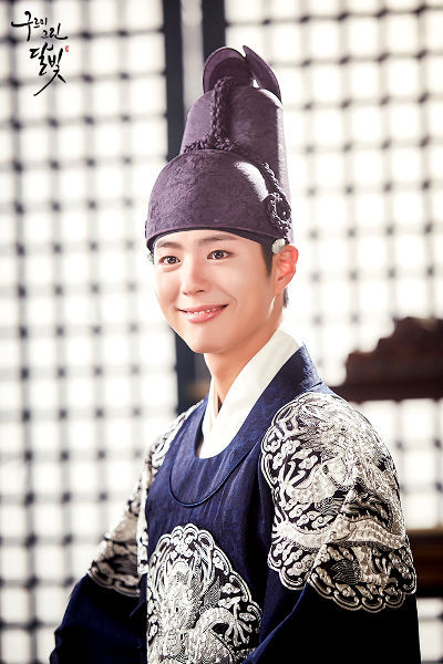Smile Too Much in Moonlight Drawn by Clouds